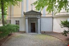 L ingresso alla tomba di Cavour.